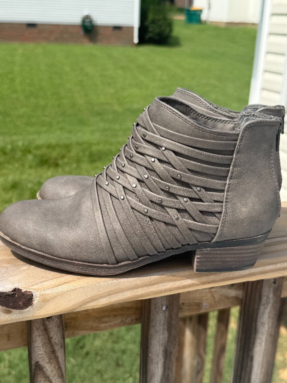 Gray Woven Studded Ankle Booties Boho Festival Western Chic Sz 7.5 3917